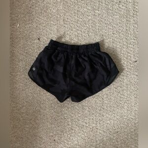 Lulu Lemon Black Camo Hotty Hot Shorts